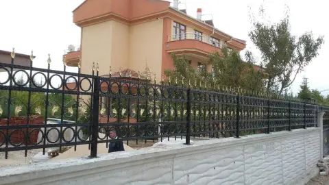 Bahçe Duvarı Ferforje Korkuluk